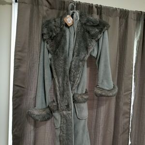 Pottery barn robe nwt